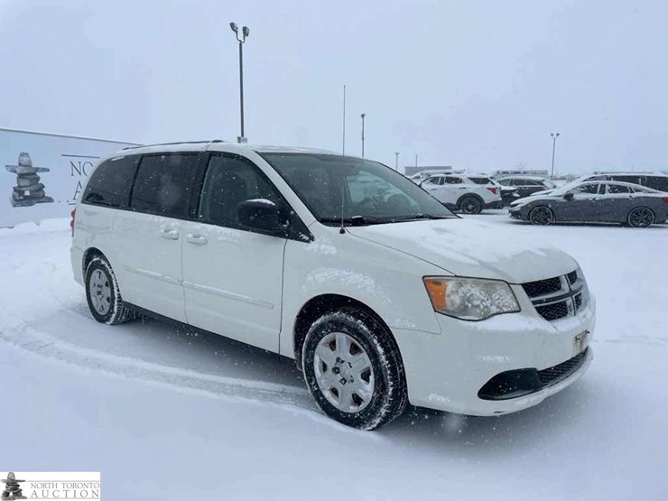 2011-dodge-grand-caravan-image-3