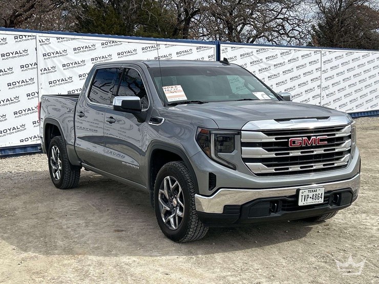 2023-gmc-seirra-elevation-crew-cab-4x4-pick-up-truck-image-4