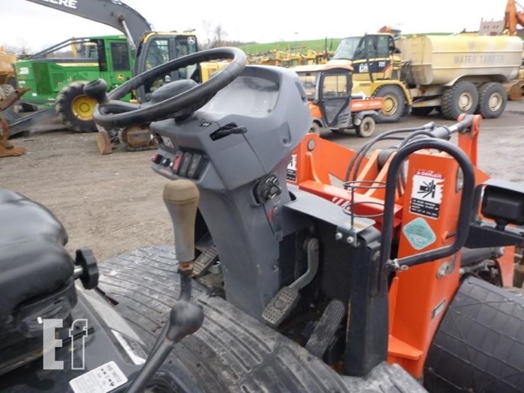 2019-kubota-r430-image-9