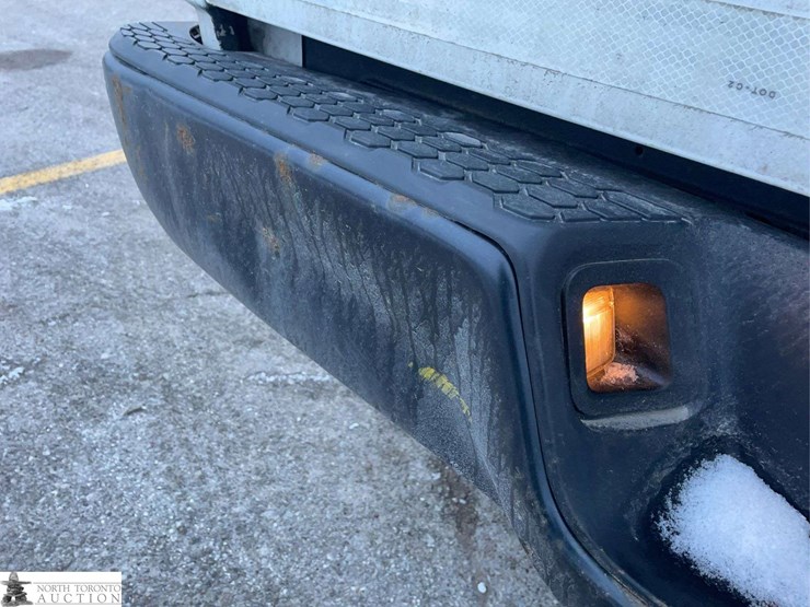 2015-dodge-2500-image-32