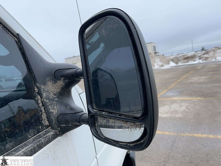 2014-ford-cargo-image-32