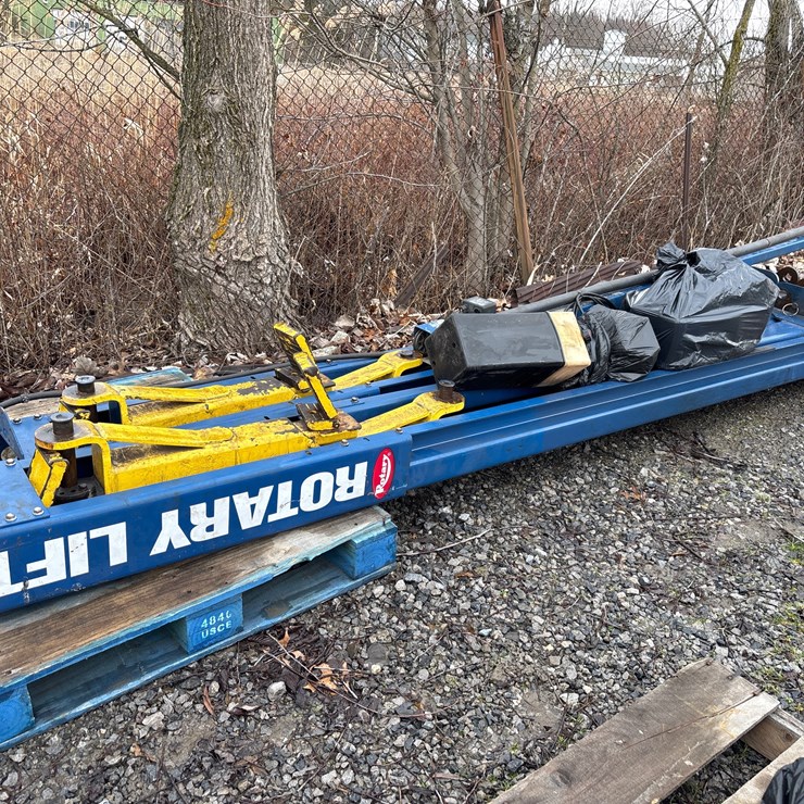 #3004 • D1g. Rotary two post 9k lbs lift
