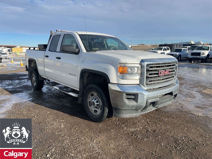 2015-gmc-sierra-2500hd-image-2