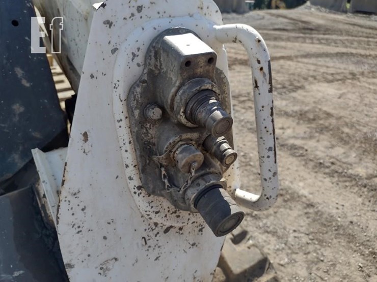 2020-bobcat-t590-image-15