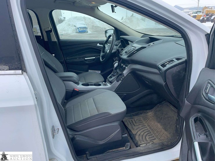 2015-ford-escape-image-23