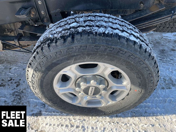 2021-ford-f350-image-11