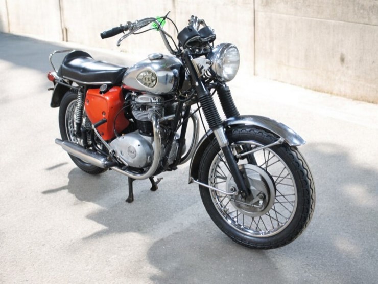 1970-bsa-a65t-thunderbolt-motorcycle-image-2