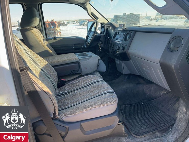 2013-ford-f550-image-17