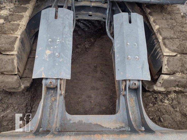 case-cx145d-msr-image-23