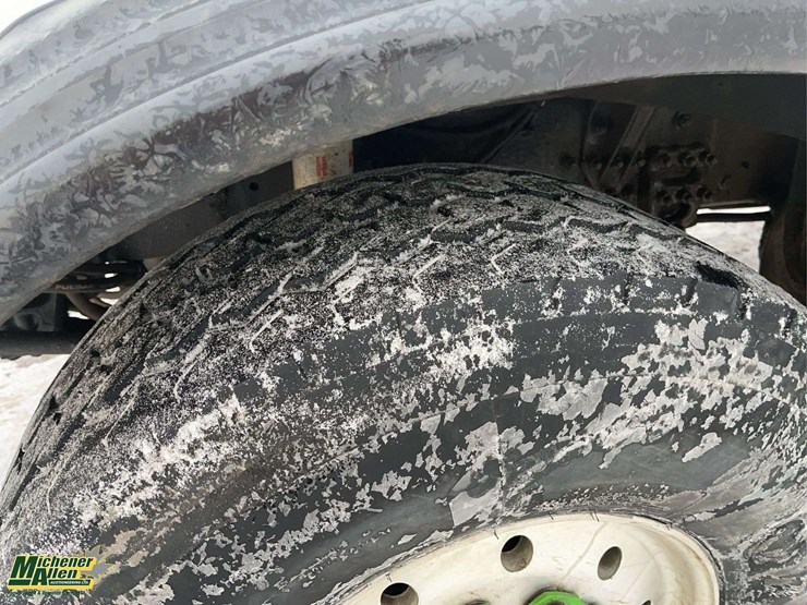 2007-sterling-lt9500-image-10