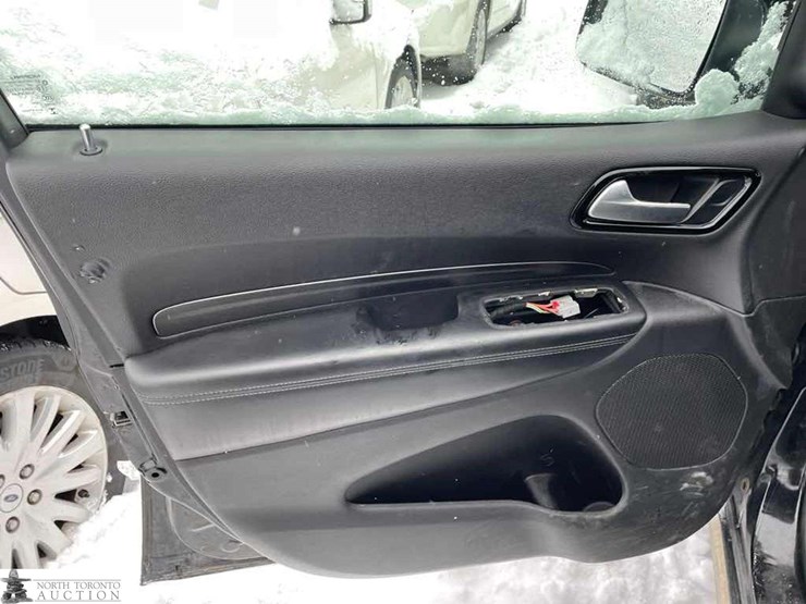 2021-dodge-durango-image-17