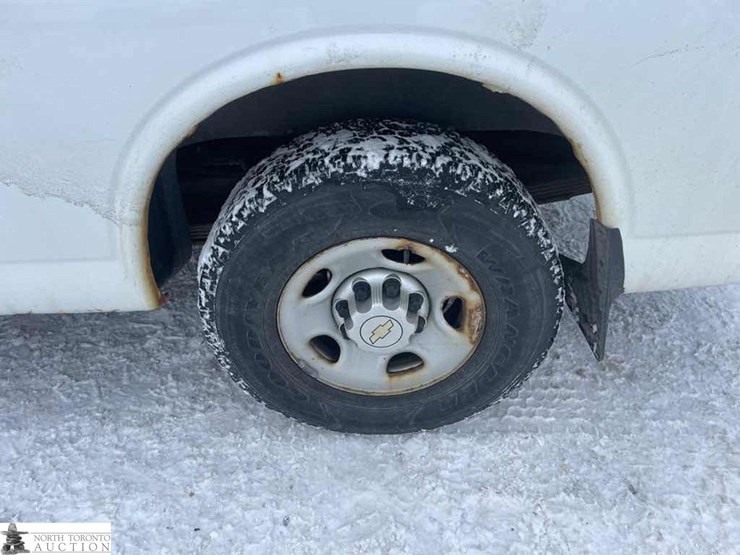 2011-chevrolet-express-g3500-image-22