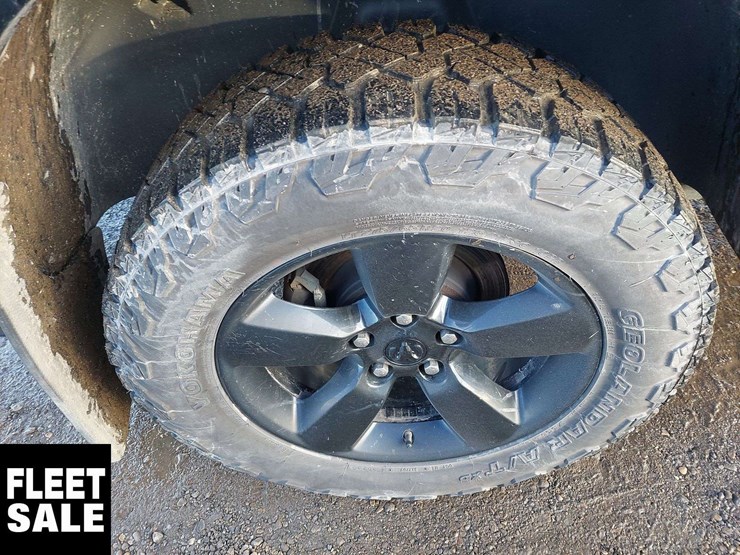 2023-ram-1500-classic-image-12