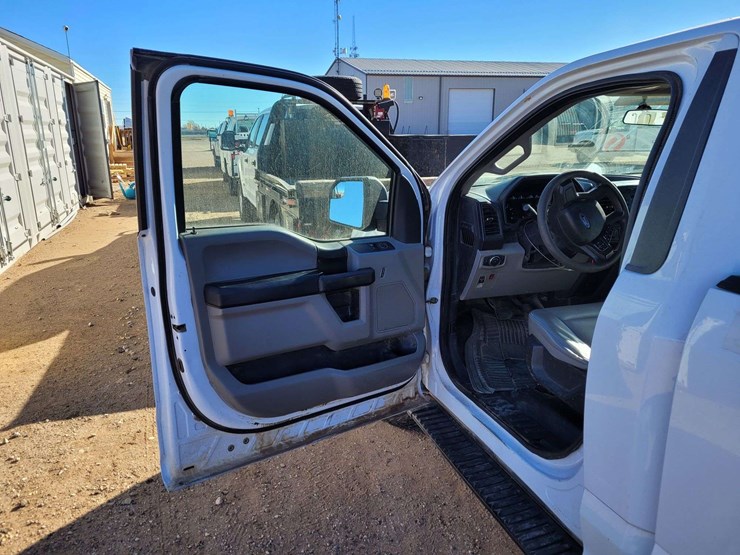 2017-ford-f150-xl-image-5