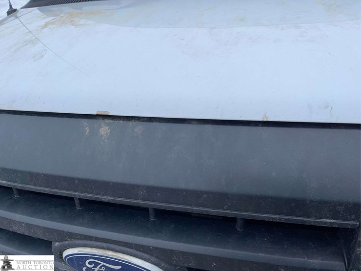 2014-ford-cargo-image-38