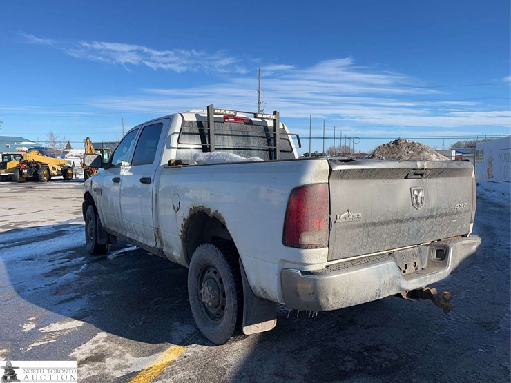 2012-dodge-2500-image-2