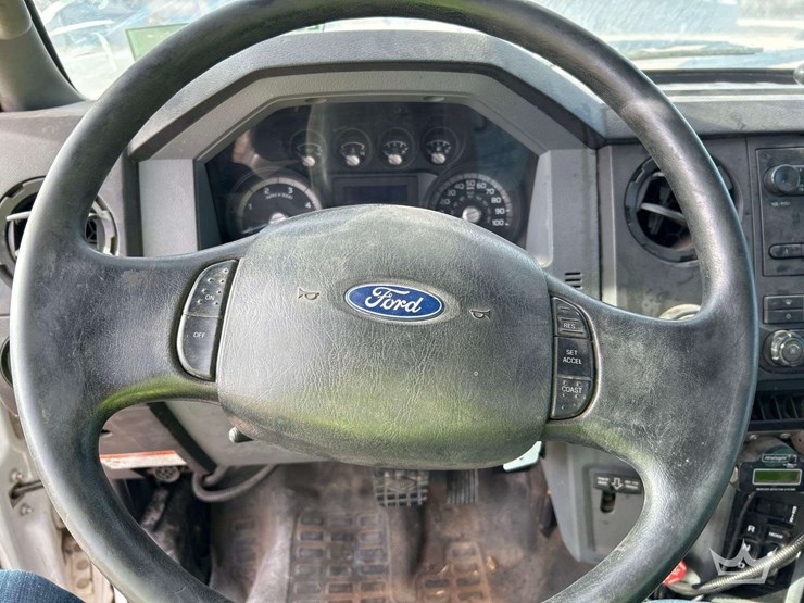 2011-ford-f750-image-14