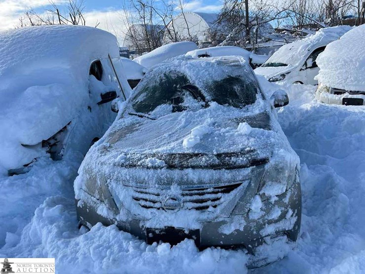 non-operable-2013-nissan-versa-sv-image-2