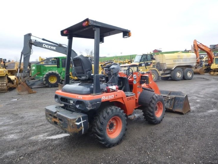 2019-kubota-r430-image-26