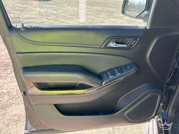 2016-chevrolet-tahoe-image-11