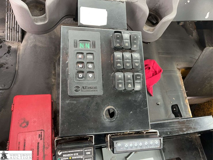 2018-freightliner-m2-106-image-20