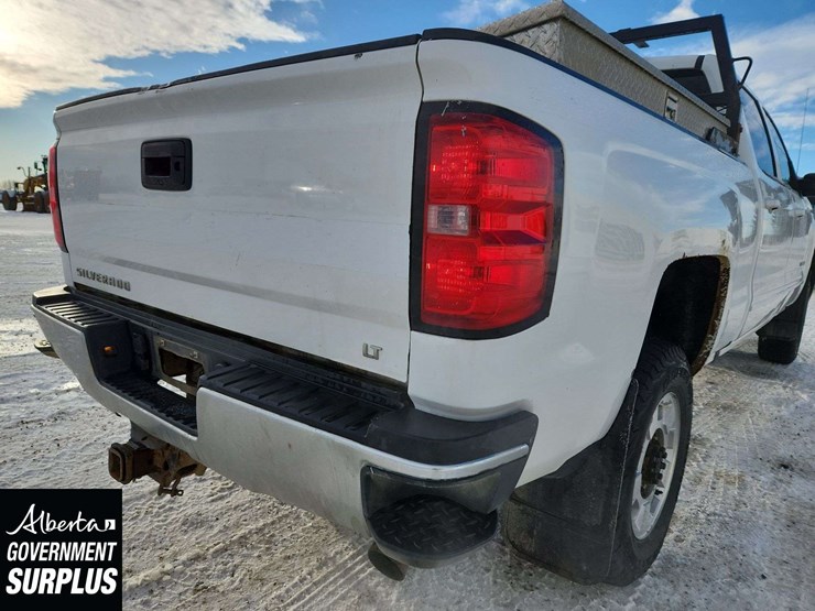 2016-chevrolet-silverado-2500hd-image-37