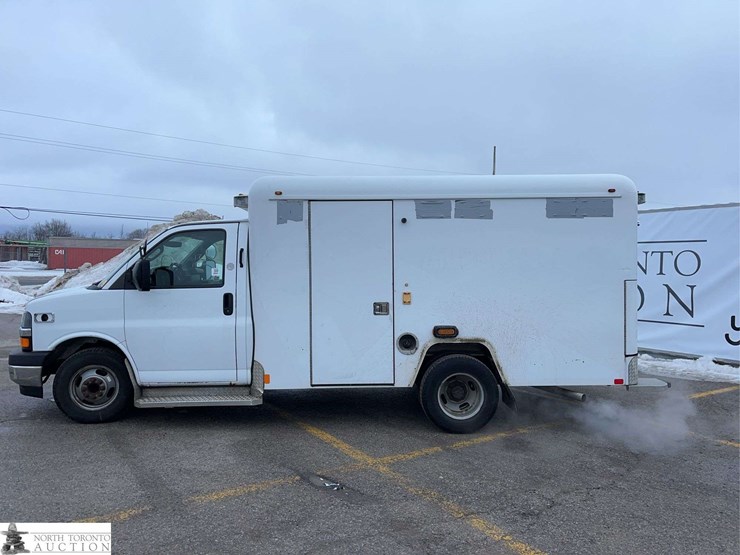 2017-chevrolet-express-g3500-image-7