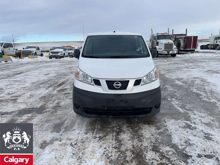 2015-nissan-nv200-image-9