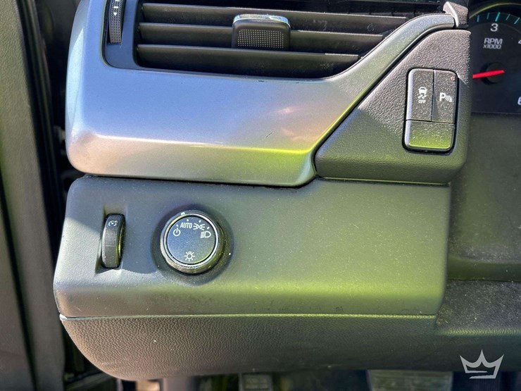 2019-chevrolet-tahoe-image-16