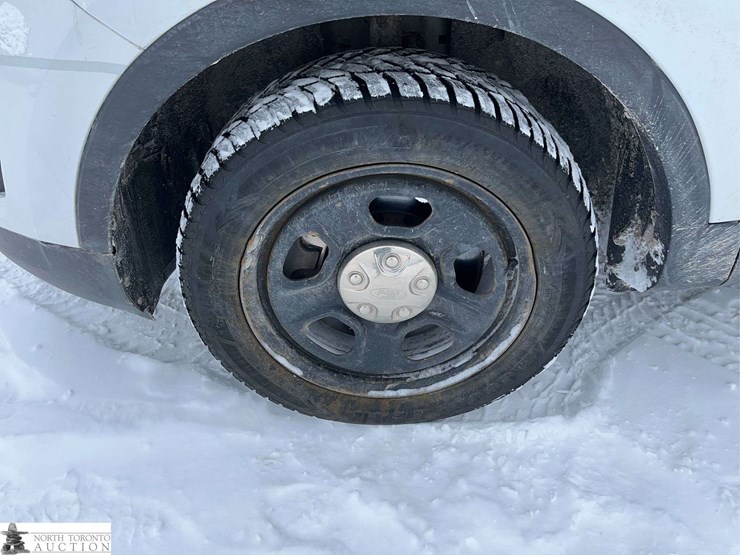 2018-ford-explorer-image-11