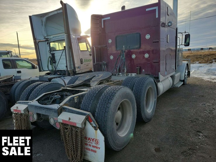 2016-peterbilt-389-image-5