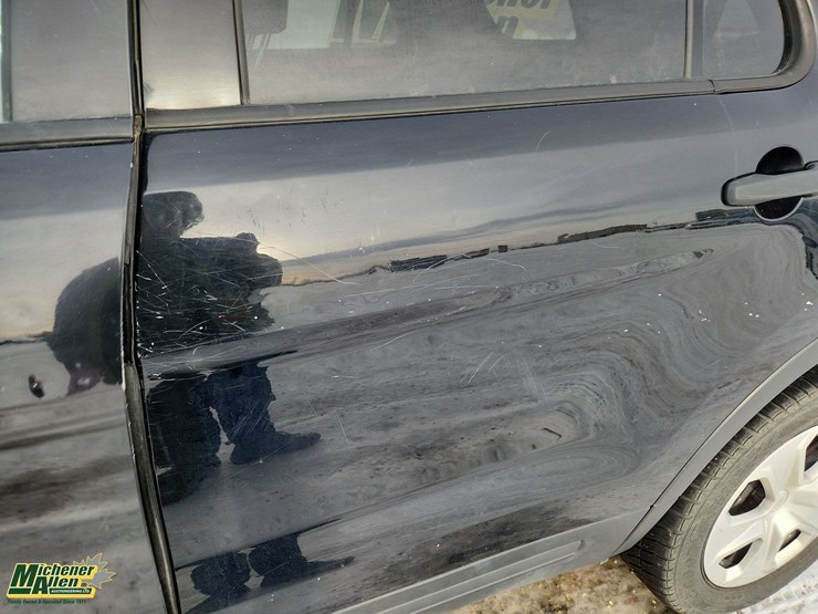 2019-ford-explorer-image-40