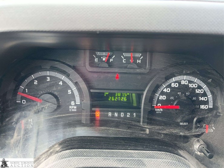 2013-ford-cargo-image-17