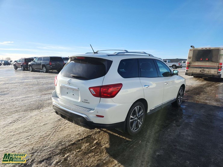 2017-nissan-pathfinder-image-4