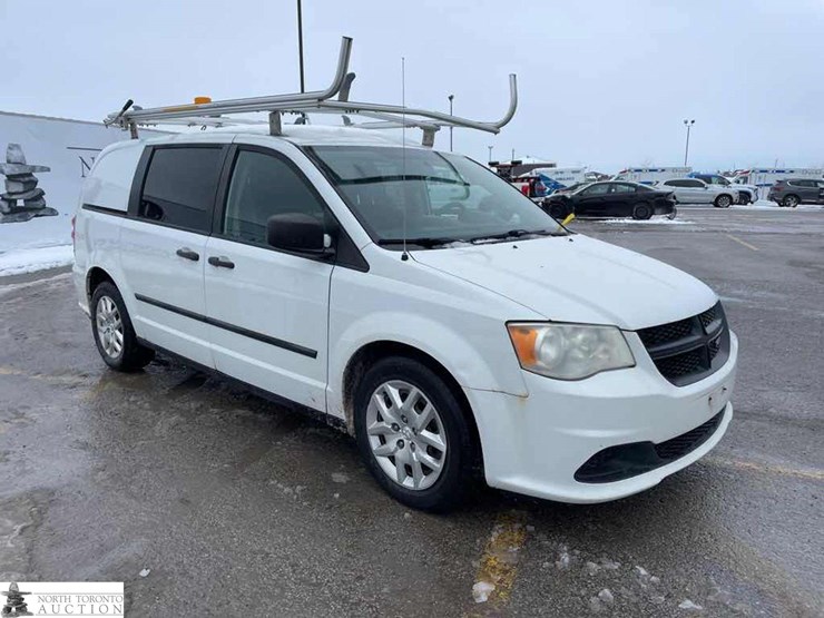 2014-ram-tradesman-image-3