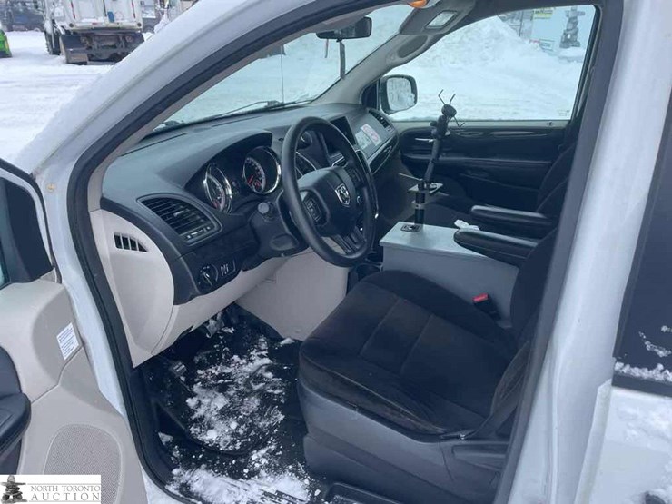 2014-ram-tradesman-image-15