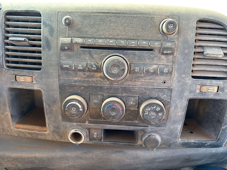 2013-chevrolet-silverado-1500-image-16