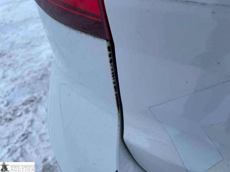 2015-ford-explorer-image-19