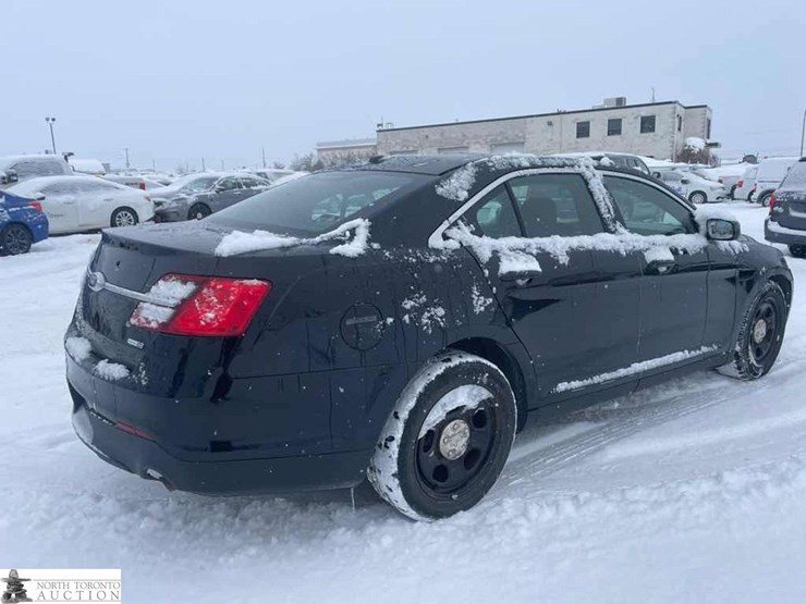 2017-ford-taurus-police-inte-image-4