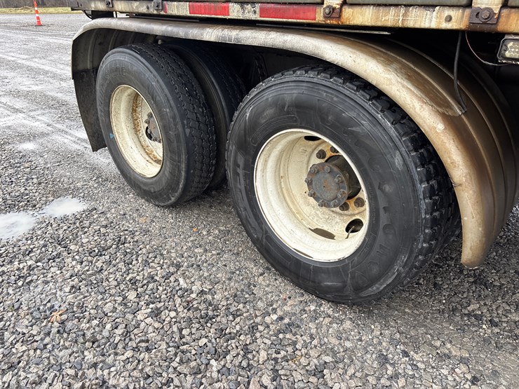 2009-international-7400-image-8