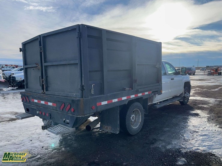 2015-chevrolet-silverado-3500hd-image-4