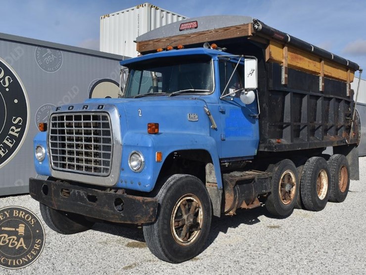 1978-ford-8000-image-1