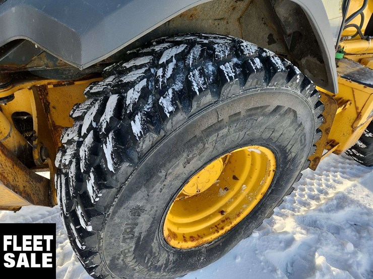 2015-deere-410l-image-7