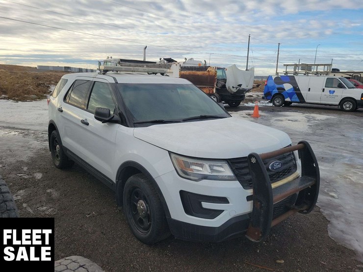 2016-ford-explorer-image-2