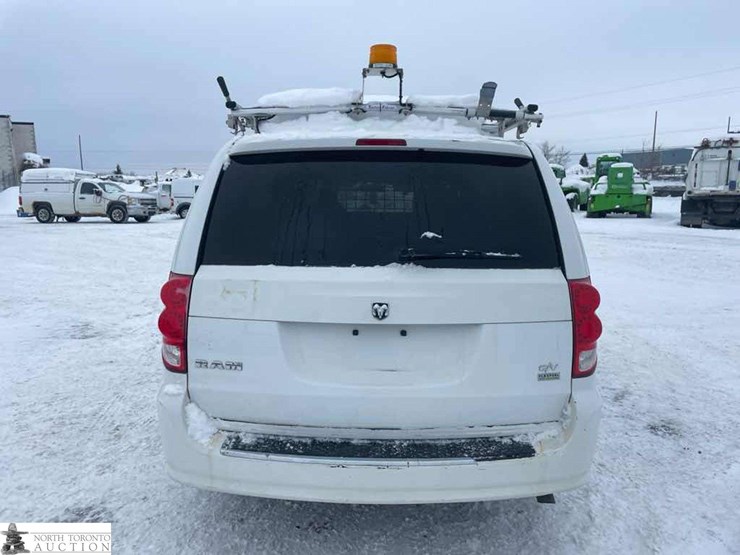 2014-ram-tradesman-image-5