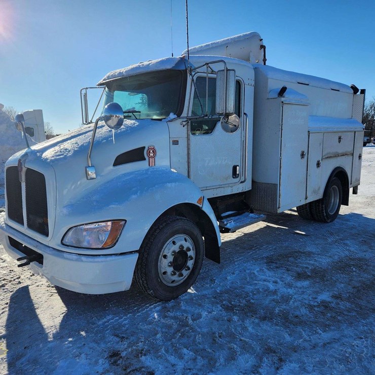 2009 KENWORTH T170