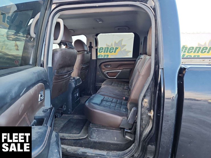 2016-nissan-titan-image-26