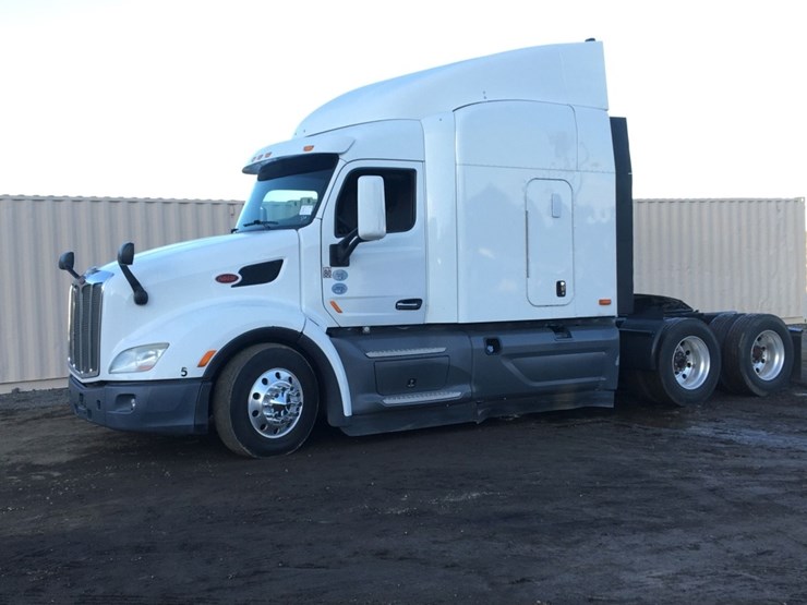 2016-peterbilt-579-image-1