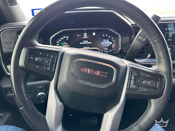 2023-gmc-sierra-elevation-crew-cab-4x4-pick-up-truck-image-14