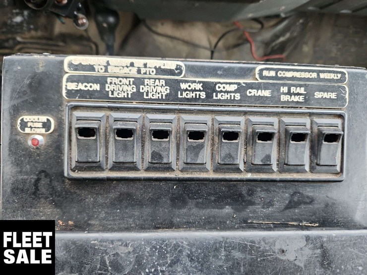 2011-ford-f550-image-25